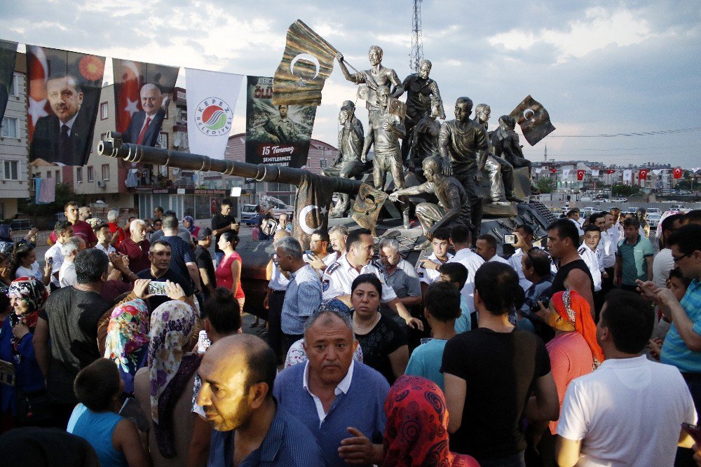 Antalya’da 15 Temmuz Demokrasi Anıtı’na Yoğun İlgi