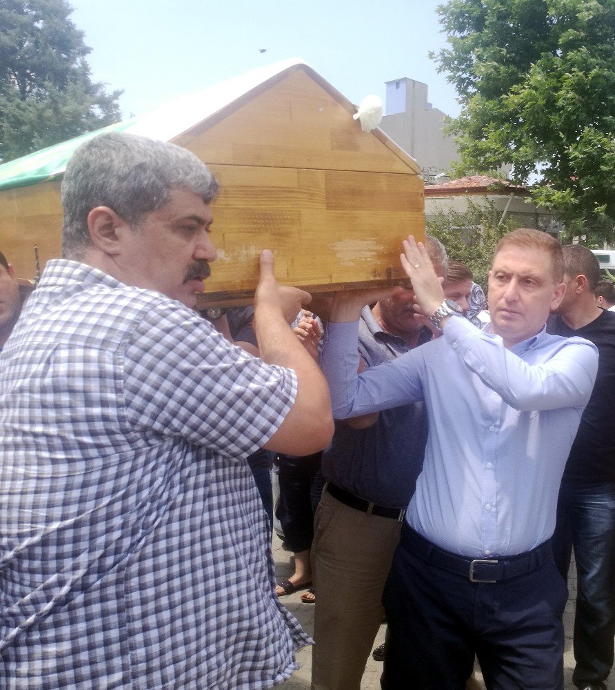 Antalya’da Denizde Cesedi Bulunan Genç Çorlu’da Toprağa Verildi