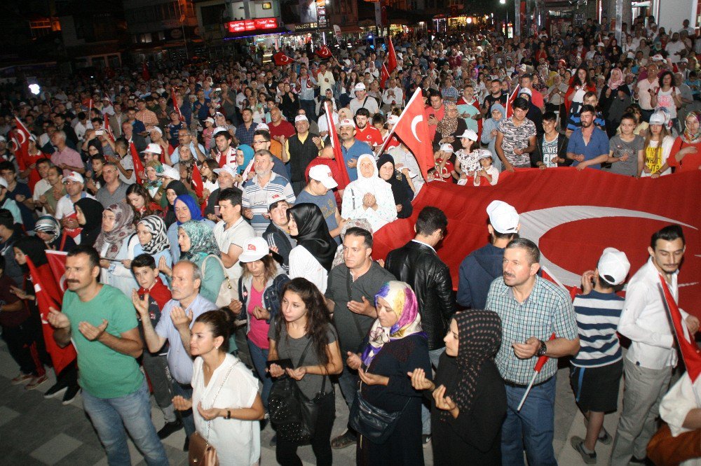 Devrek’te 15 Temmuz Milli Birlik Yürüyüşü Ve Demokrasi Nöbeti Etkinliği