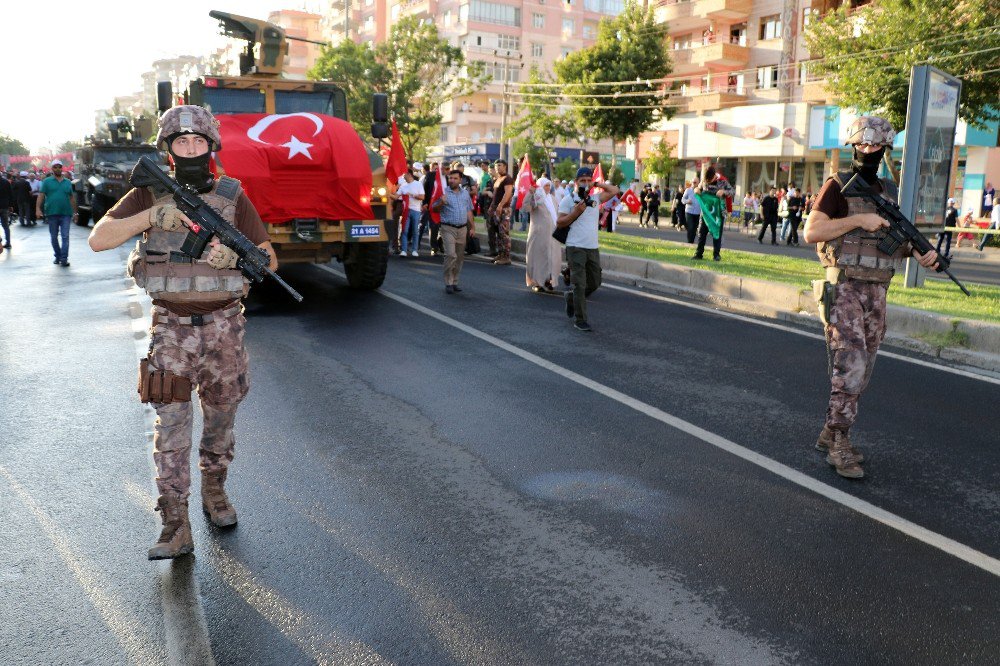 Diyarbakır Diyarbakır Olalı Böyle Yürüyüş Görmedi