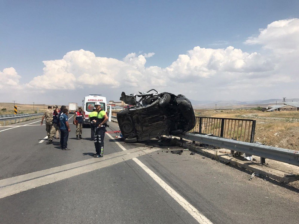 Kars’a Taziyeye Giden Aile Kaza Yaptı: 3 Ölü, 3 Yaralı