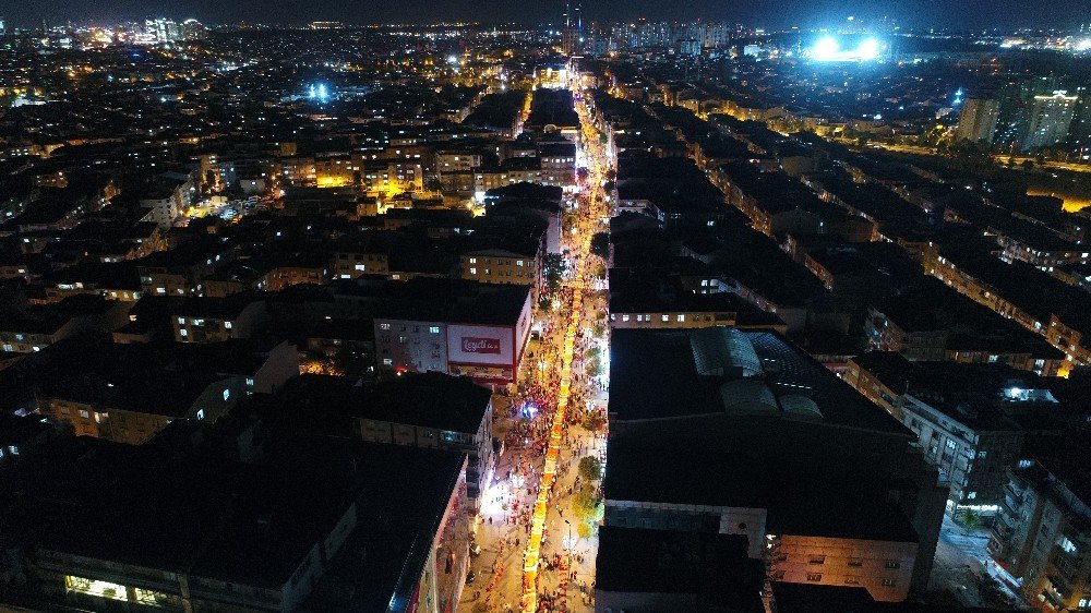 15 Temmuz’un Yıl Dönümünde 2016 Metrelik Türk Bayrağı Taşıyan Binlerce Vatandaş Havadan Görüntülendi