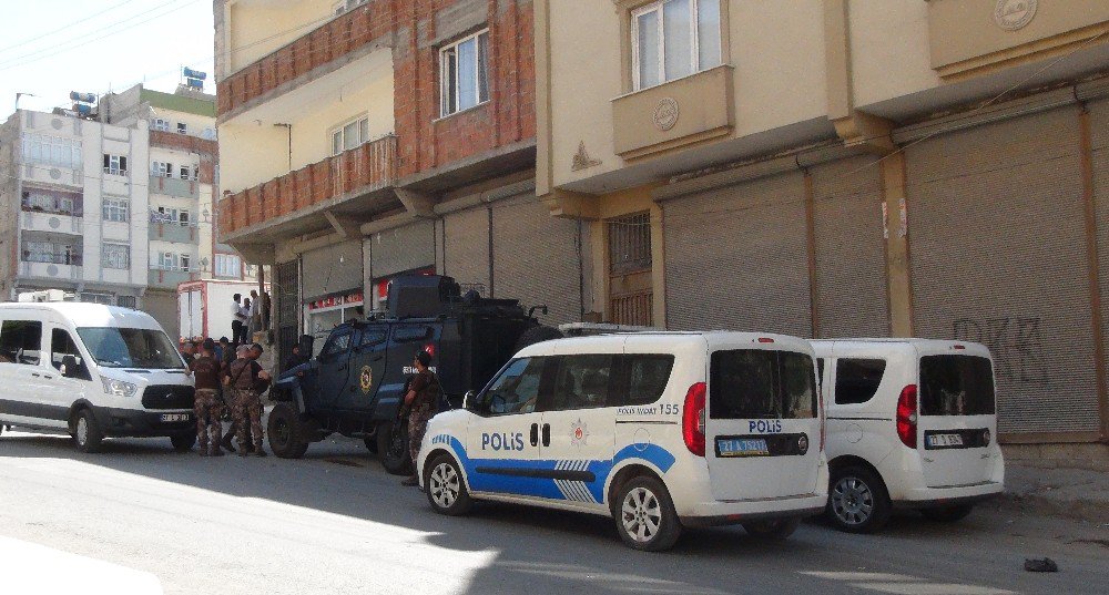 Gaziantep’te El Bombalı Saldırgan Paniği