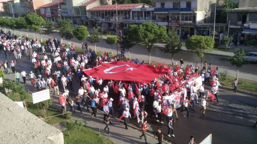 Güroymak’ta ’15 Temmuz Milli Birlik Yürüyüşü Yapıldı’