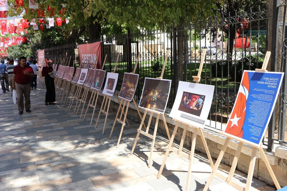 İha’nın 15 Temmuz Fotoğraf Sergisine Yoğun İlgi