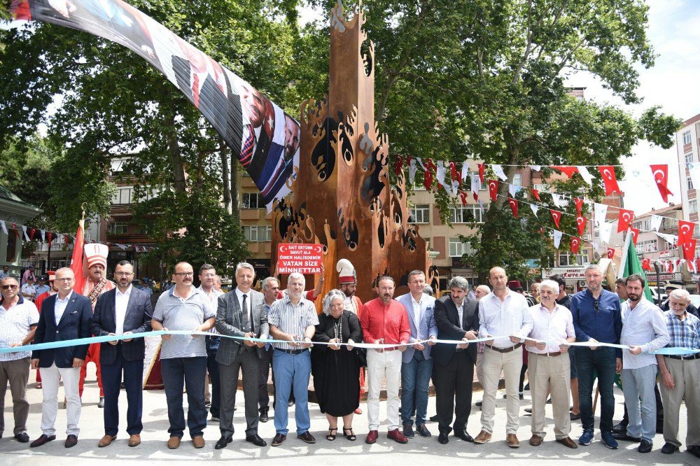 Demokrasi Anıtı Mehteranla Açıldı