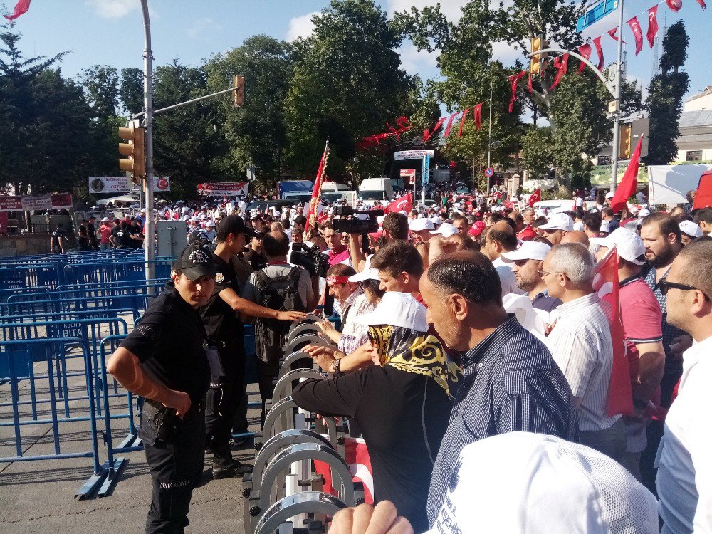 Kısıklı Meydanda Bomba Araması