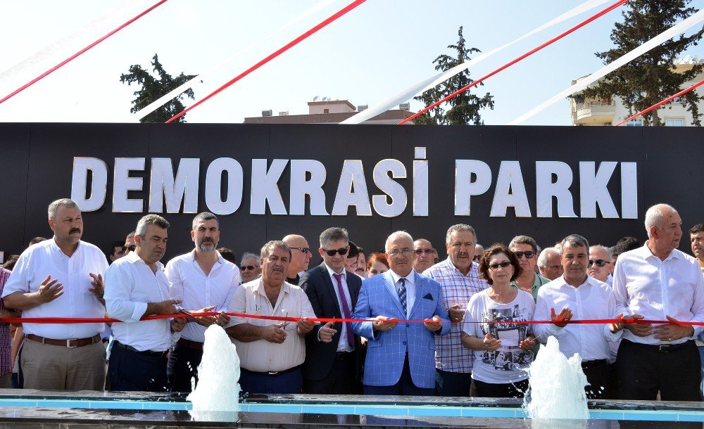 Mersin’de Demokrasi Parkı Açıldı