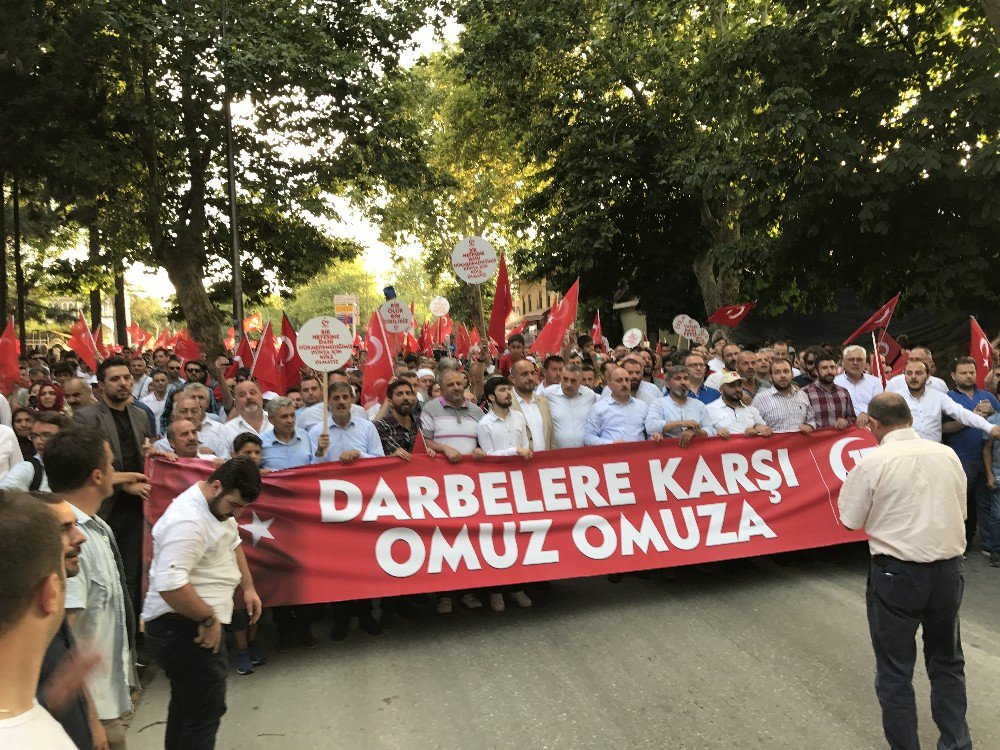 Sakarya’da Büyük Milli İrade Yürüyüşü Binlerce Kişinin Katılımıyla Gerçekleşti