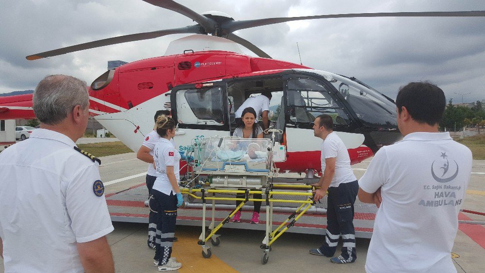 Bebeğin Yardımına Ambulans Helikopter Yetişti