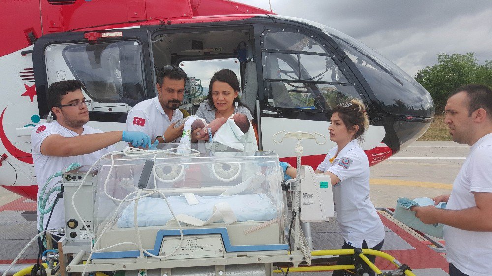 Bebeğin Yardımına Ambulans Helikopter Yetişti