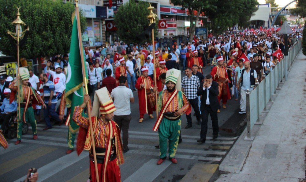 Şanlıurfa’da Milli İradeye Saygı Yürüyüşü