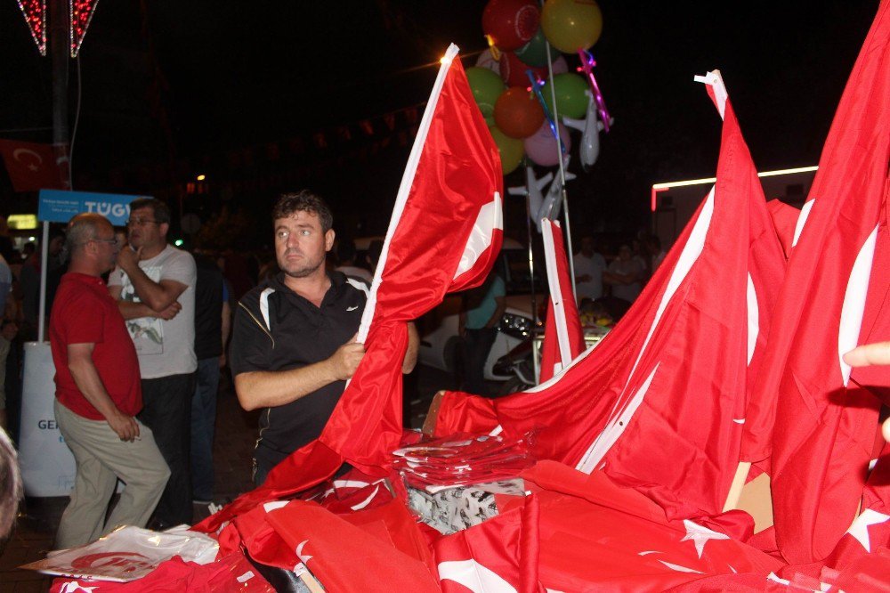 Demokrasi Nöbeti En Çok Onların İşine Yaradı