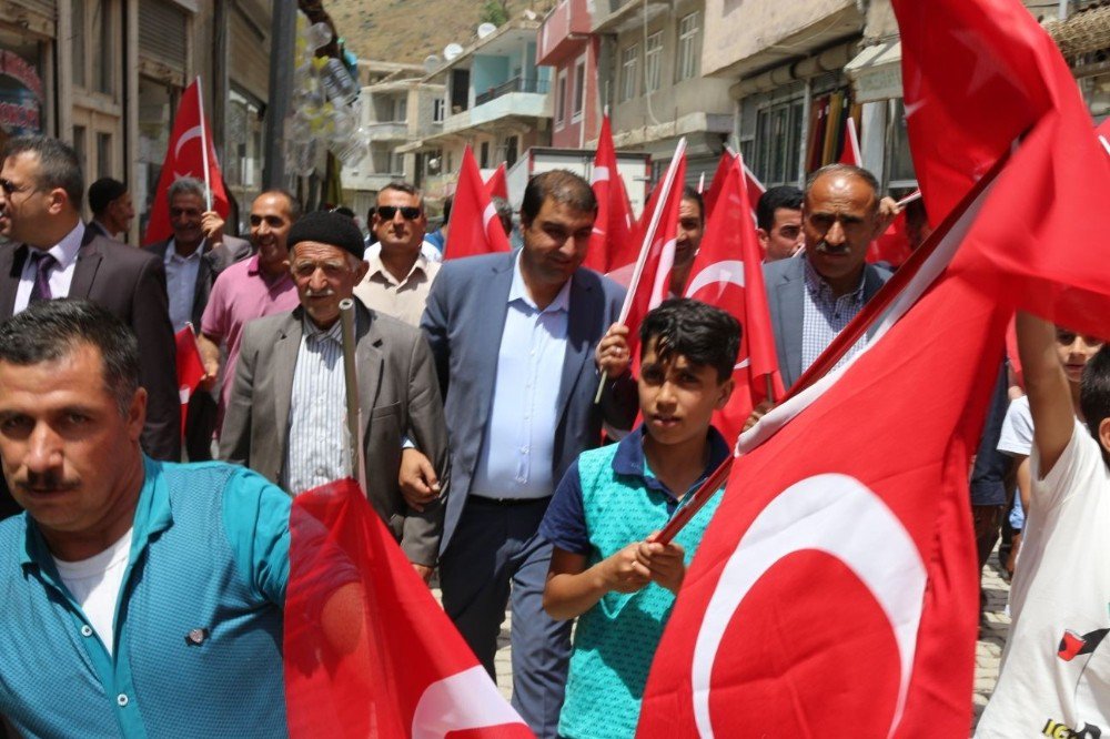 Bahçesaray İlçesinde ‘15 Temmuz’ Yürüyüşü