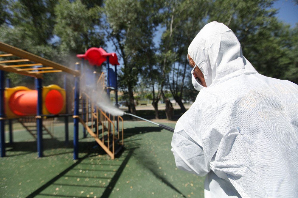 Yenimahalle Parklarında Mikroplara Yer Yok