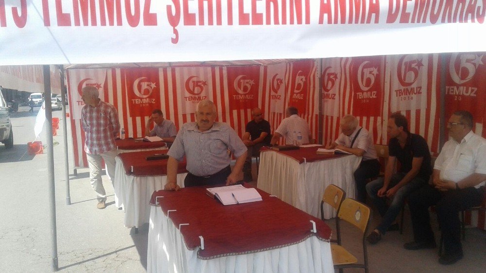 Kırklareli’nde 15 Temmuz Anı Defteri Çadırı Kuruldu