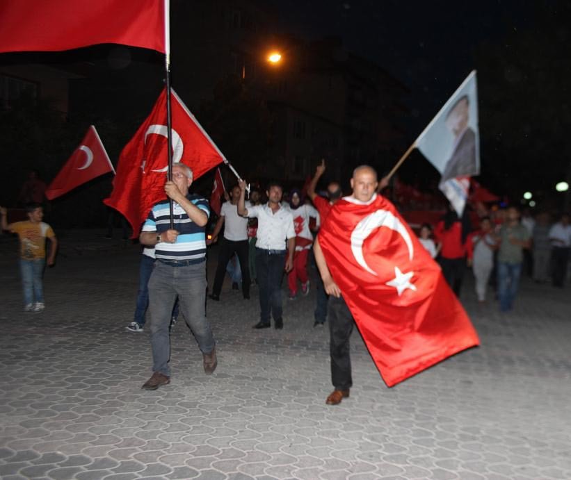 Demokrasi Nöbetine Osmaneli Halkı Büyük İlgi Gösterdi