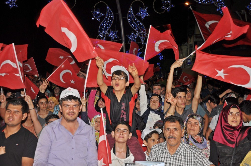 Gölbaşı İlçesinde 15 Temmuz Coşkusu