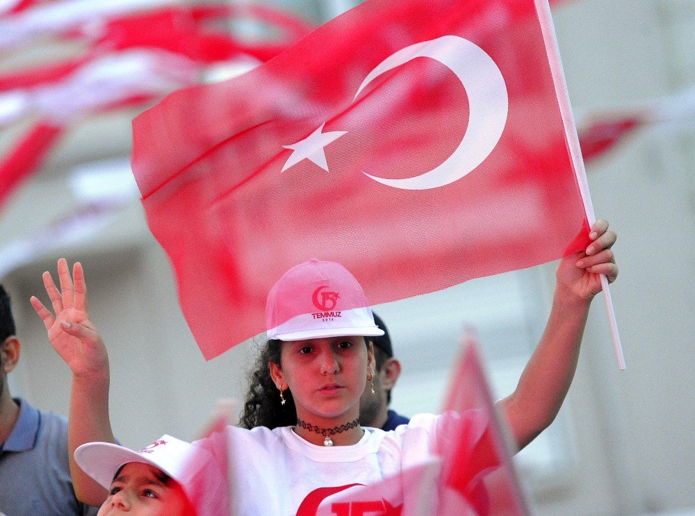 Taksim’de 15 Temmuz Demokrasi Nöbeti