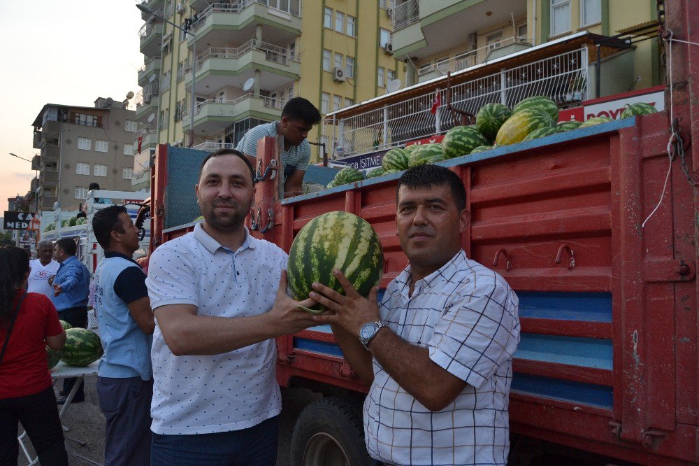 Vatandaşlara 15 Temmuz’da Karpuz İkramı