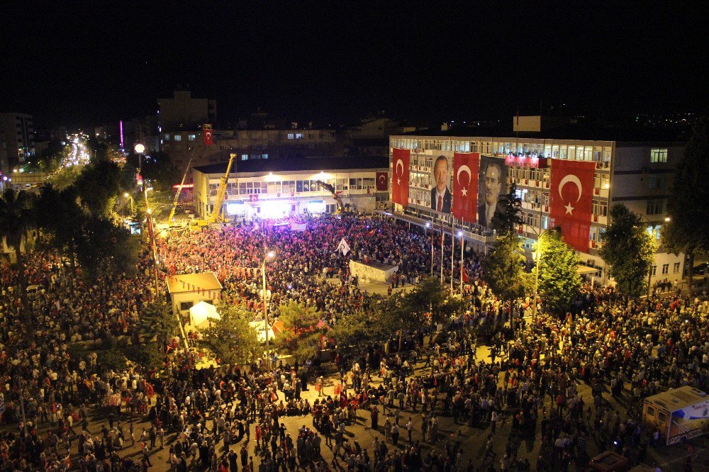 Adıyaman’da On Binler Meydanlara Koştu