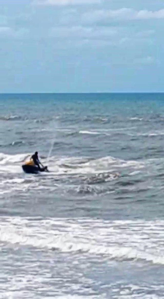 Boğulan Vatandaşı Jet Ski İle Kurtardılar