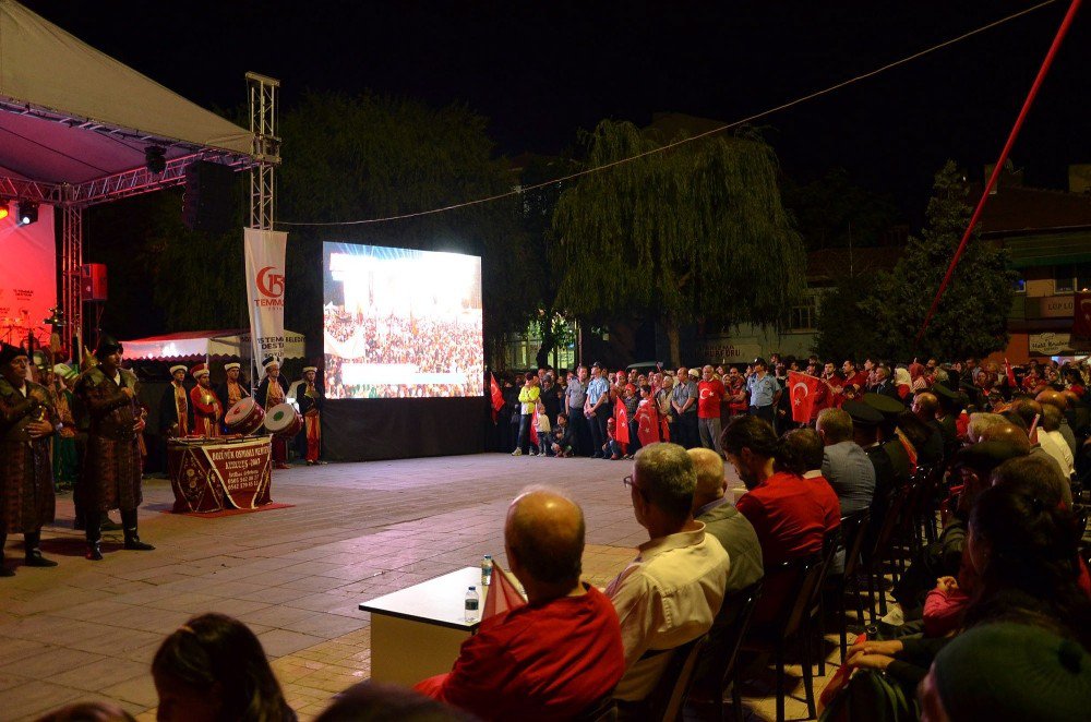 Bozüyük Demokrasi Nöbetinde