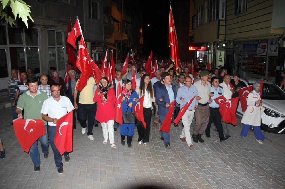 Domaniç, 15 Temmuz Demokrasi Zaferi Ve Şehitleri Anma Günü’nde Tek Yürek