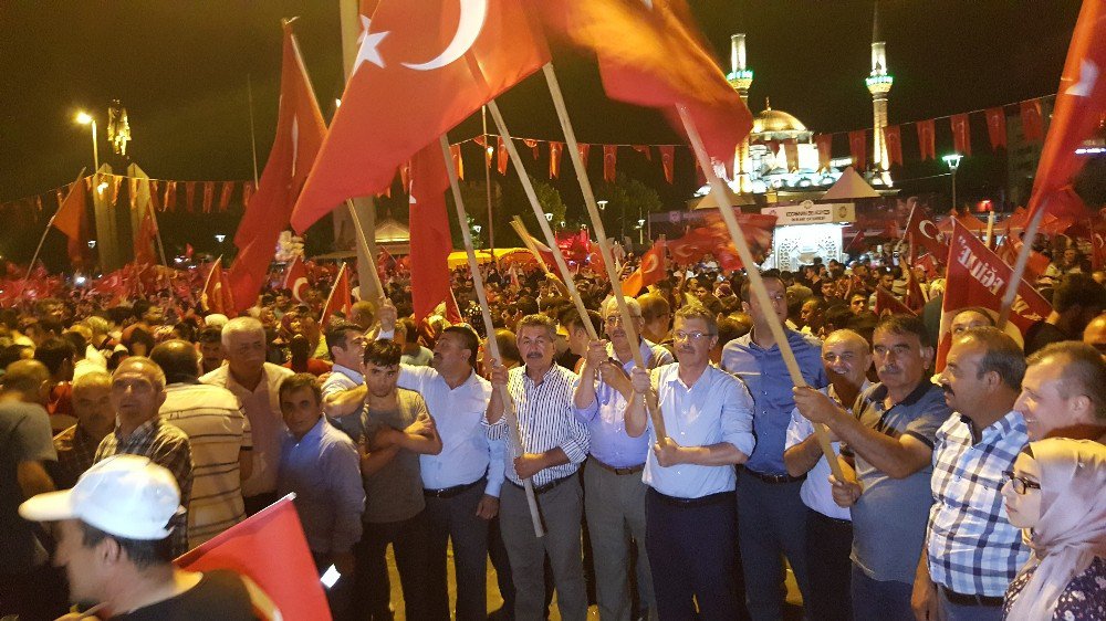 Kayseri Şeker, Çiftçisi, Çalışanı Ve Yönetimiyle 15 Temmuz Coşkusuna Coşku Kattı