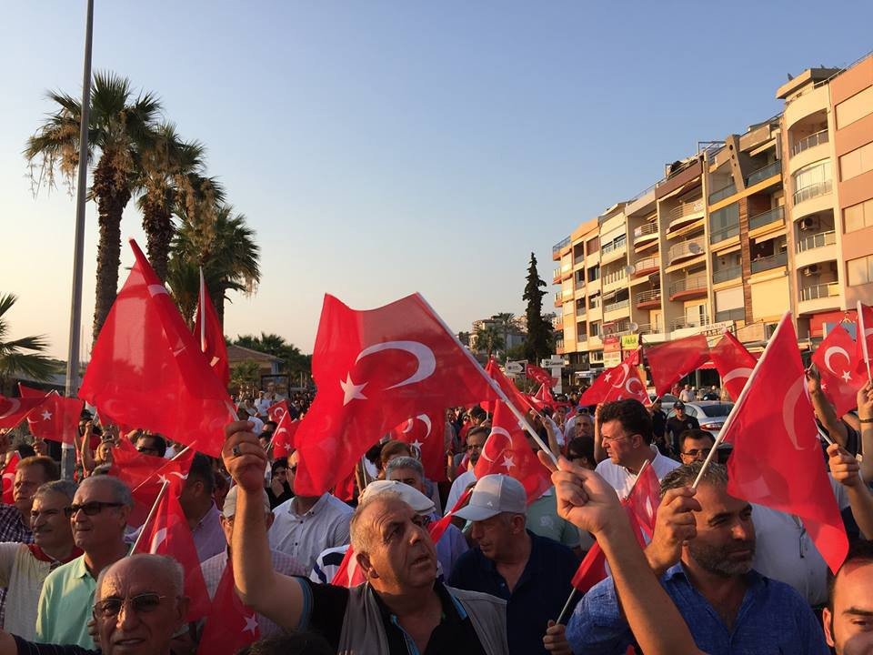 Kuşadası’nda 15 Temmuz Milli Birlik Yürüyüşü