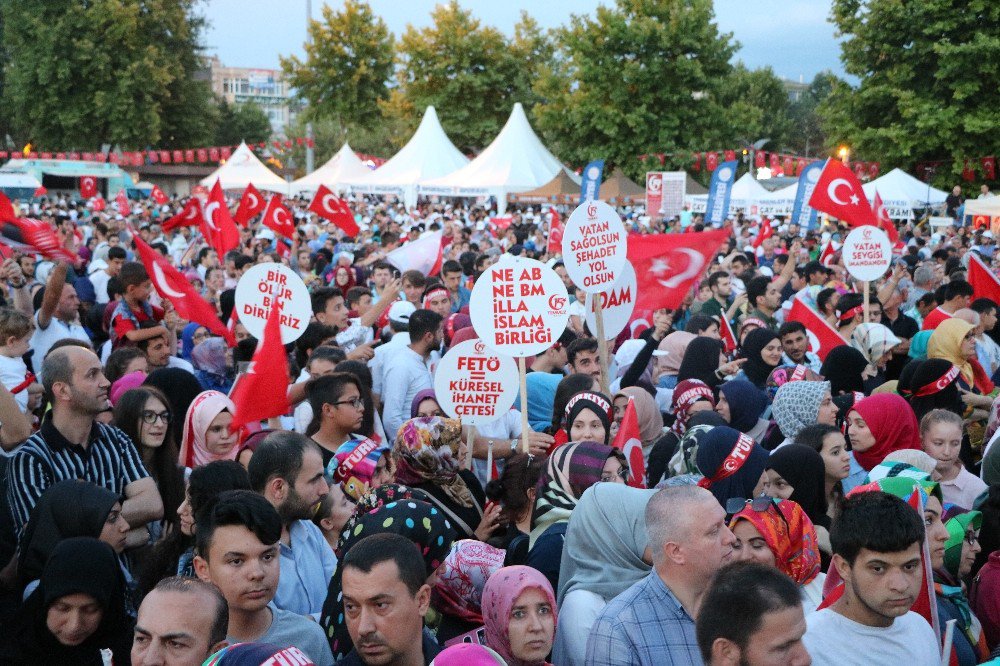 Sakarya’da ‘Demokrasi Nöbeti’