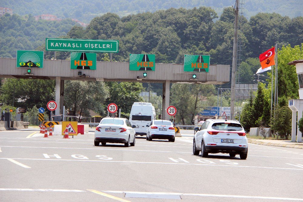 Tem Otoyolu Trafiğe Açıldı, Bolu Dağı’nda Trafik Rahatladı