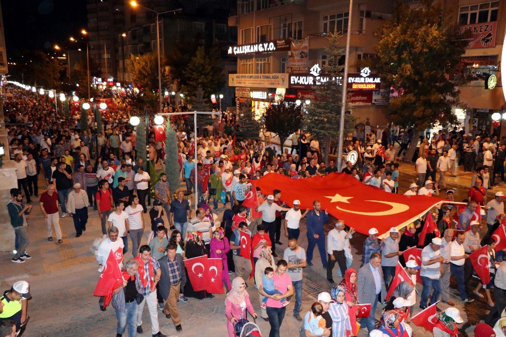 Yozgat’ta Demokrasi Nöbeti Başladı