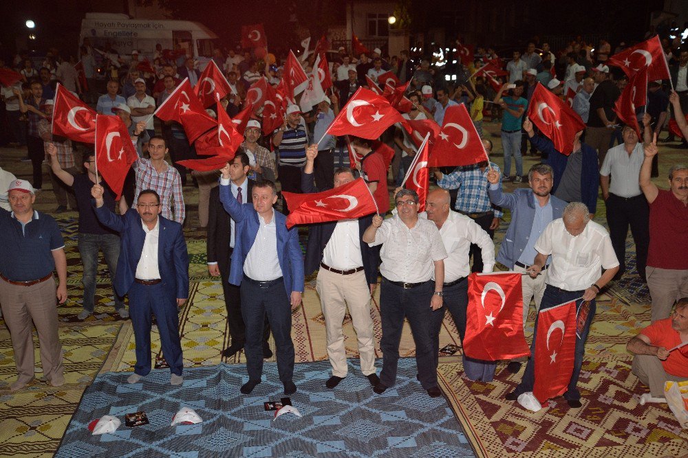 15 Temmuz Demokrasi Ve Milli Birlik Günü Nöbeti