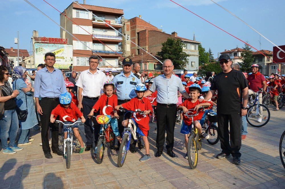 Bozüyük Demokrasi İçin Pedal Çevirdi