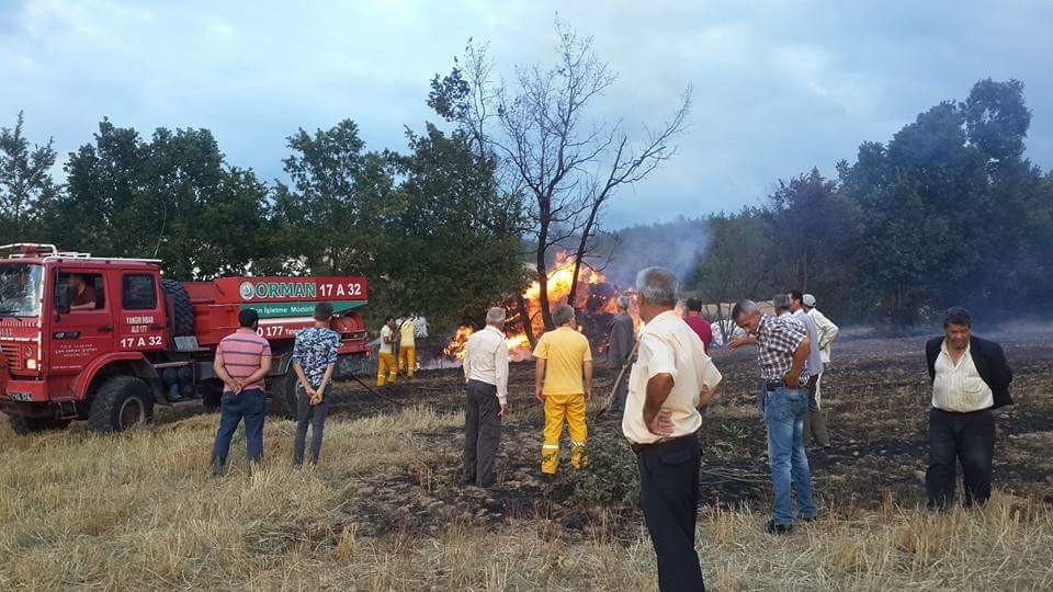 Koyun Çiftliğinde Yulaf Balyaları Yandı