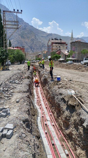 Hakkari’de Elektrik Hatları Yer Altına Alınıyor