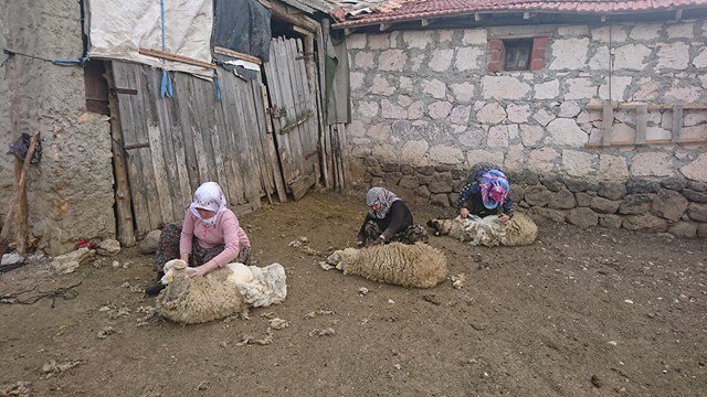 İnönülü Kadınların Zorlu Mesaisi Başladı