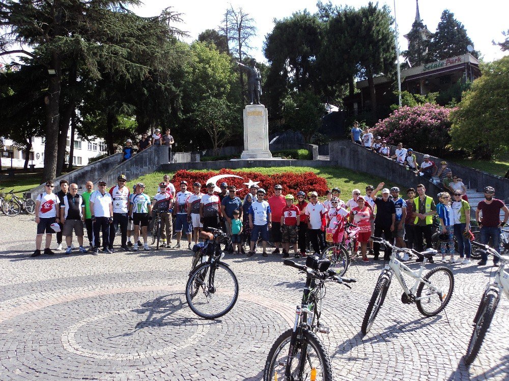 Pedallar Demokrasi Şehitleri İçin Çevrildi