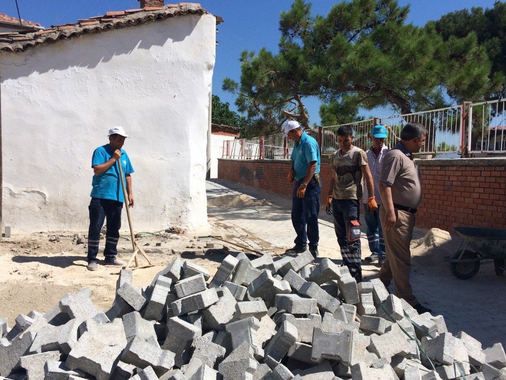 Manisa’da Bozulan Yollar Onarılıyor