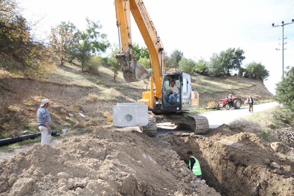 9 Mahalleye 105 Kilometre Kanalizasyon Ve İçme Suyu Hattı