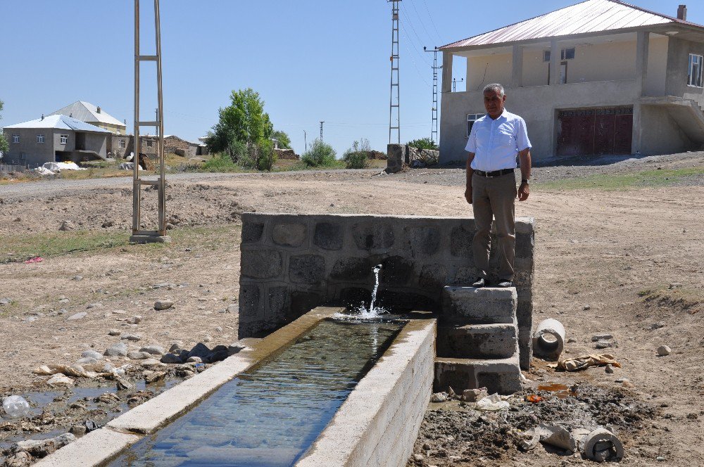 Elmakaya Belediyesinden Hayvanlar İçin Yalak