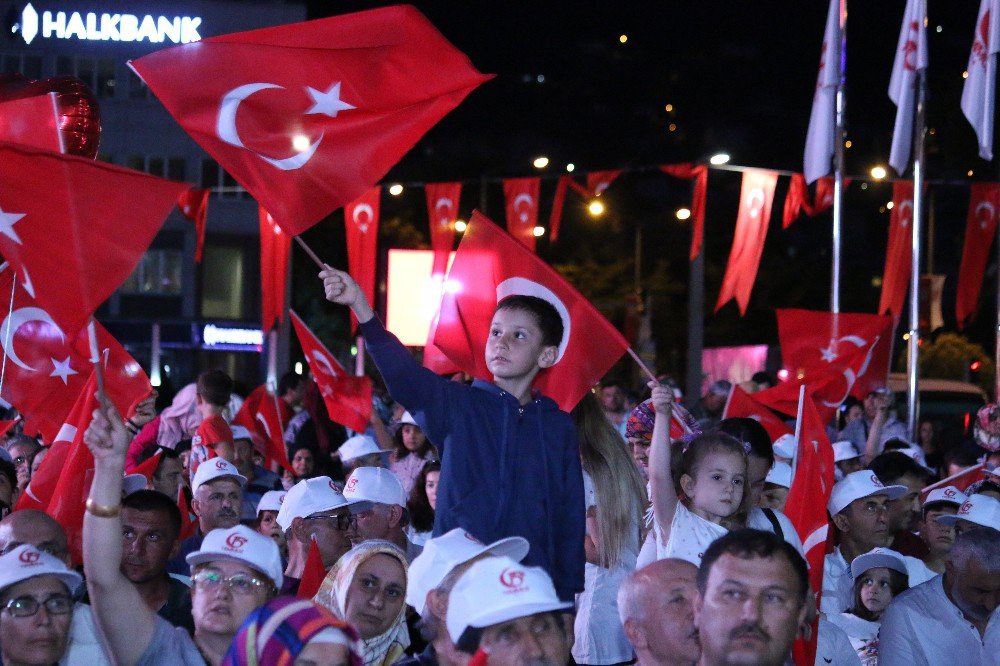 Ordulular Demokrasi Dersi Verdi