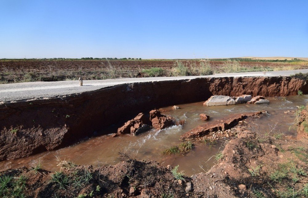 Suruç Ovası’ndaki Vahşi Sulama Tehlike Sinyalleri Veriyor