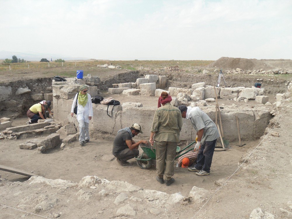 Afyonkarahisar’daki Amorium Antik Kentinde Kazı Çalışmaları Başladı