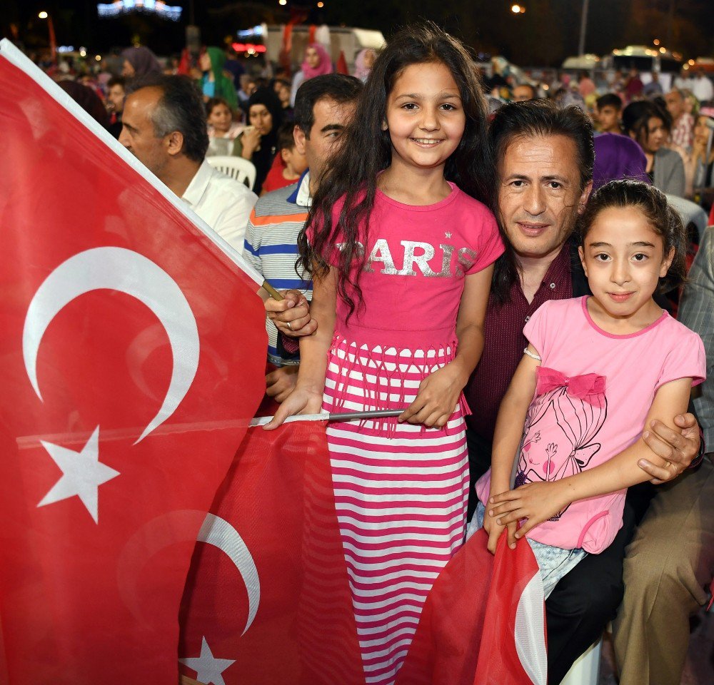 Tuzla’da Demokrasi Nöbeti Dualarla Tamamlandı