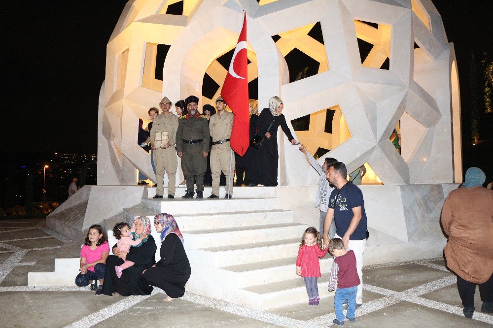 Çanakkale Gazisinin Torunları 15 Temmuz Şehitler Anıtı’nda Nöbet Tuttu