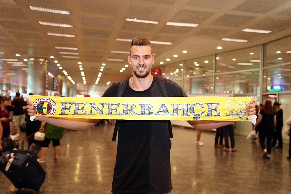 Fenerbahçe’nin Yeni Transferi Guduric, İstanbul’da