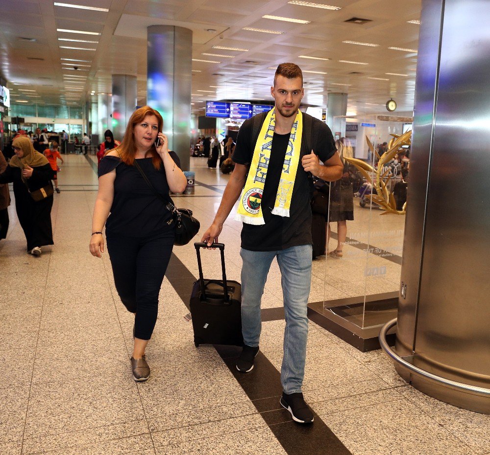 Fenerbahçe’nin Yeni Transferi Guduric, İstanbul’da