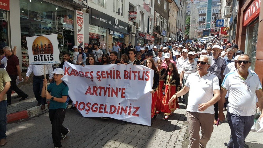 Bitlislilerden Artvin’e ‘Kardeşlik’ Gezisi